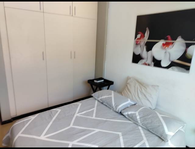 2 BEDROOM FLAT FOR SALE IN ESSENWOOD